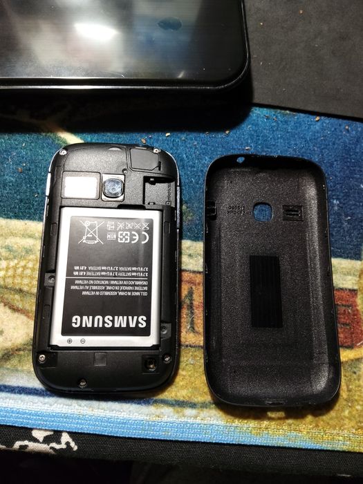 Samsung young gt-s6310  телефон