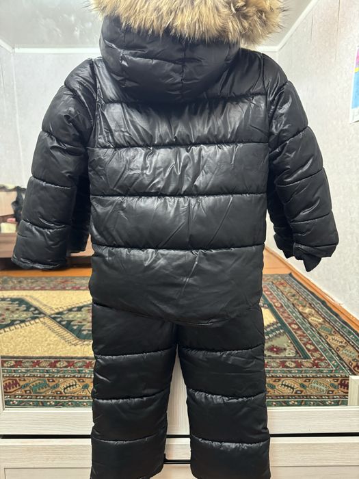 Продам зимний комбенизон р 98 на 2-3 года
