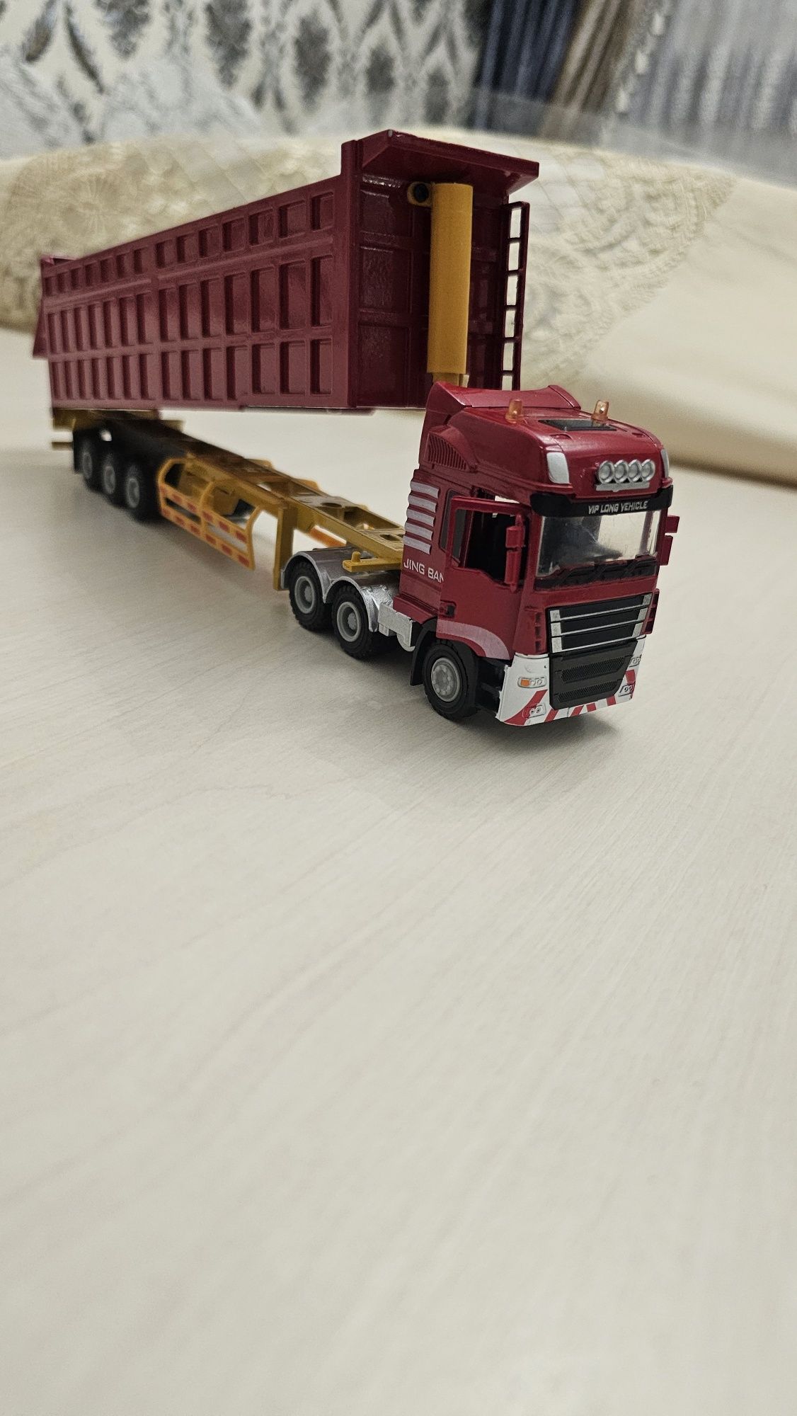 Моделька DAF новый