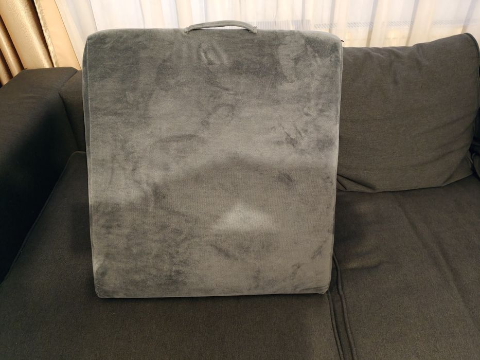 Pernă sprijin, inclinata, reglabilă de la 22 la 30 cm, spumă cu memori