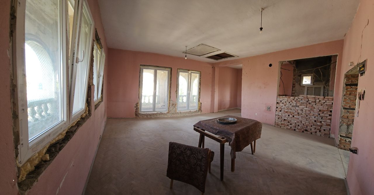 Продава се Ателие в Плевен, Идеален център - 53 кв.м за 1154 €/кв.м - Снимка #3