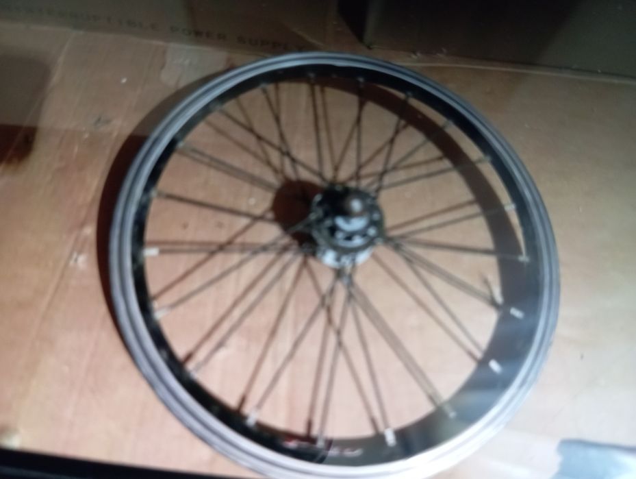 Vând roți bicicleta de piese