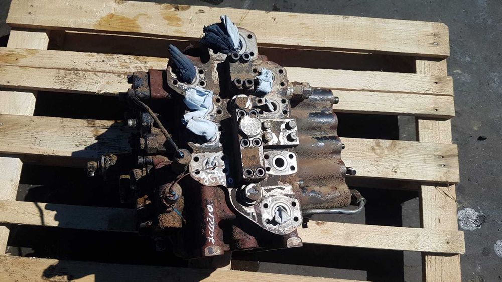 Distribuitor hidraulic excavator JCB JS 210 , 220 , 240