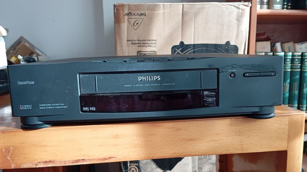 Aparat video VHS (videocasetofon), Philips VR647/02