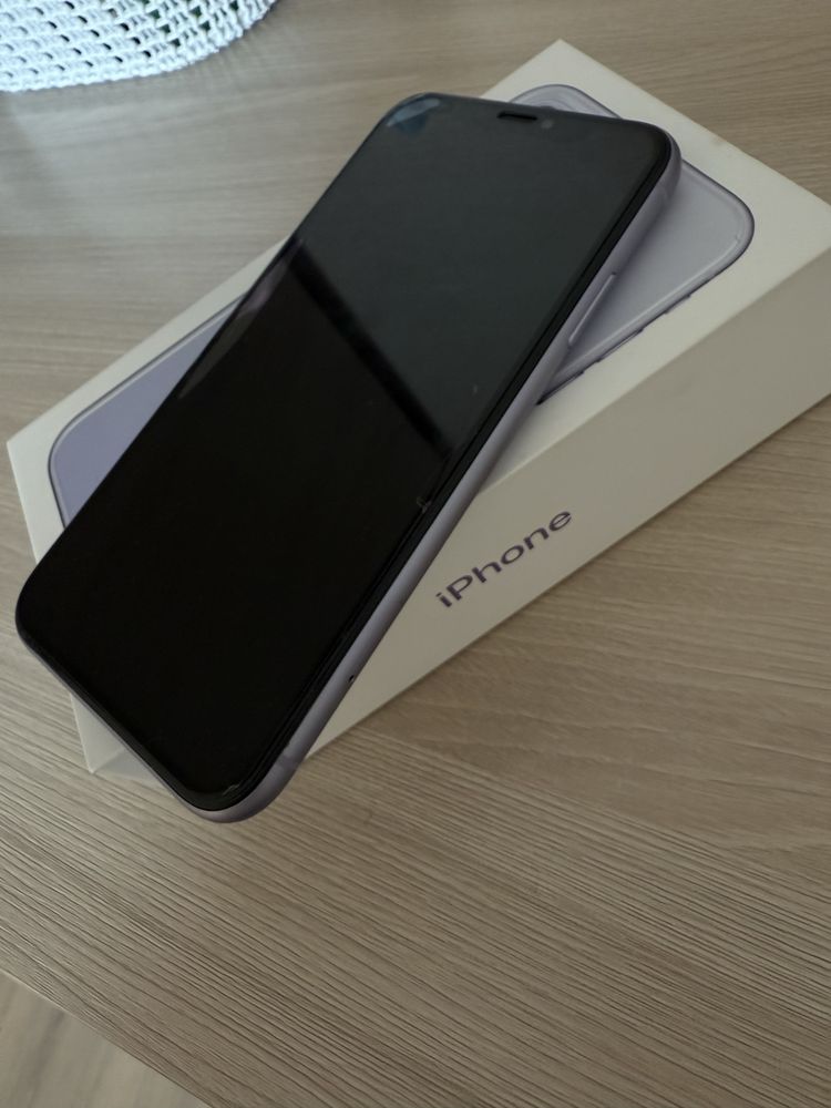 Продаю iPhone 11