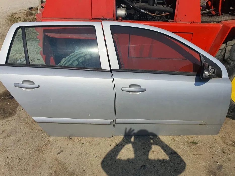 Usi/usa/portiere opel astra h combi fata spate  dreapta