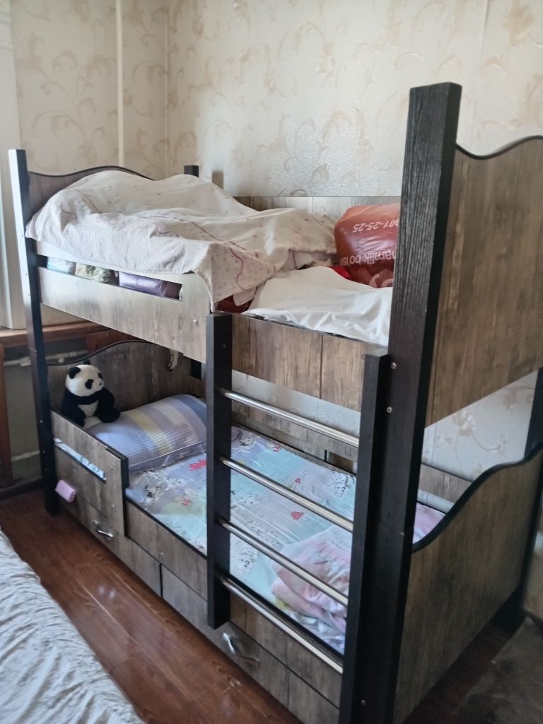 Икки этажли крават сотилади. Продаётся двухэтажная кровать