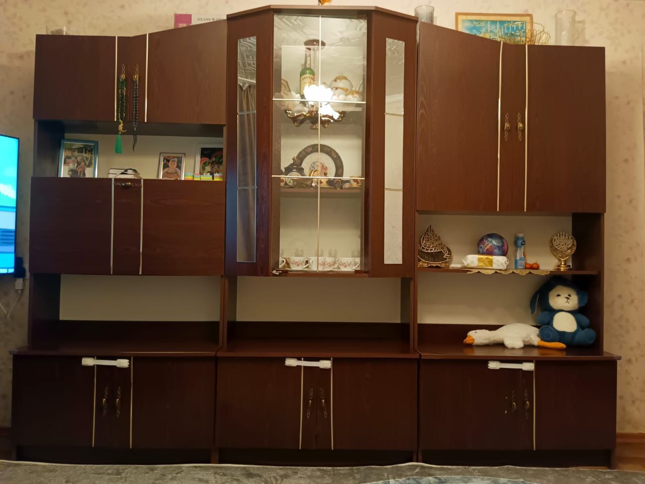 Продам горку в гостиную