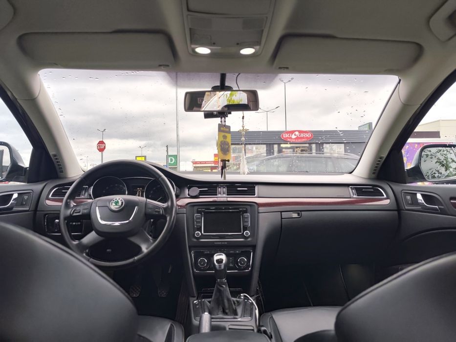 Vând Skoda superb