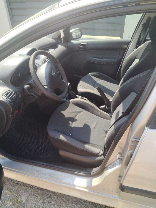 Peugeot 206, benzina