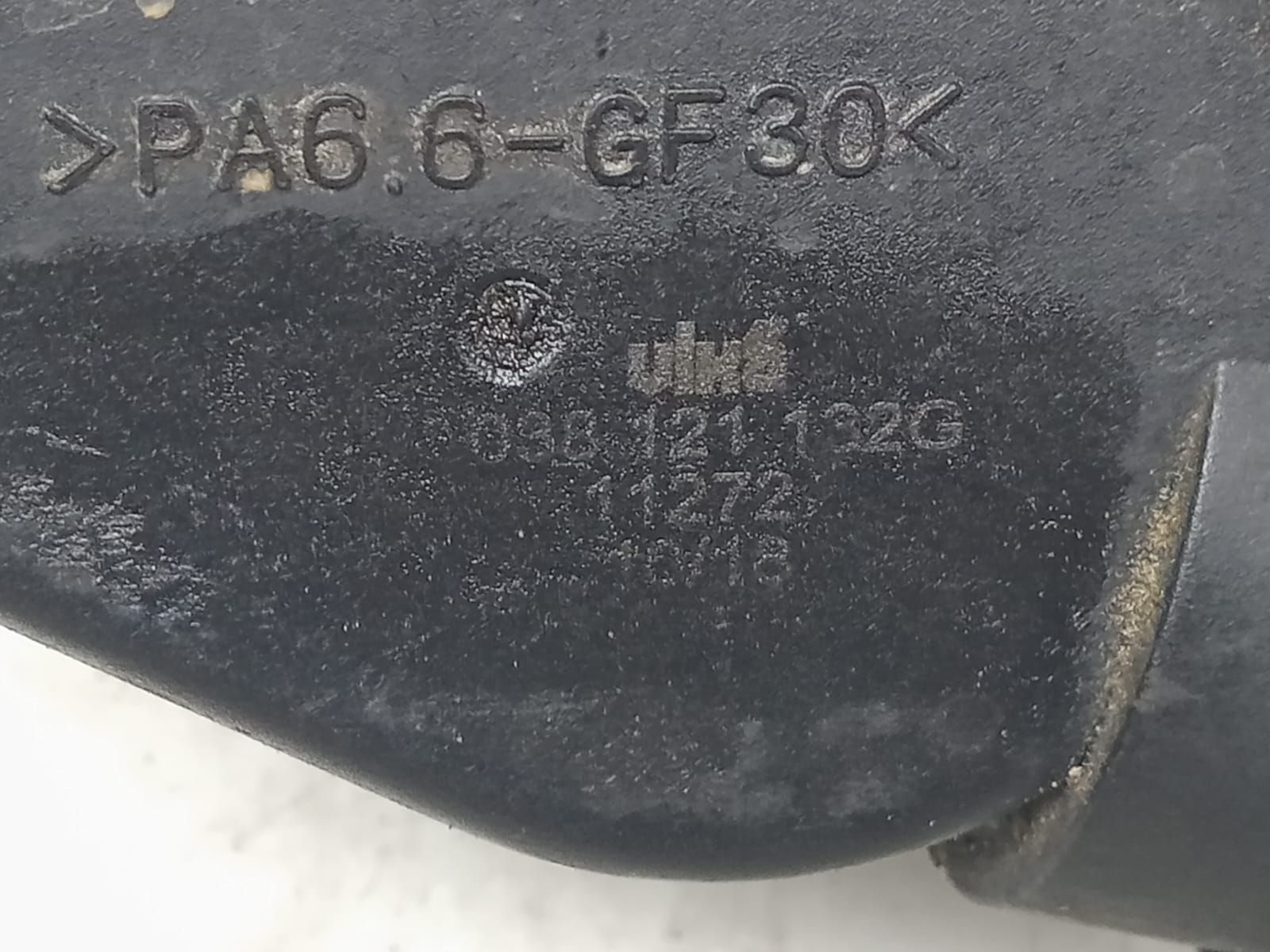 Carcasa termostat 1.9 tdi AXR ATD BEW BKC BXE 038121132g Volkswagen V