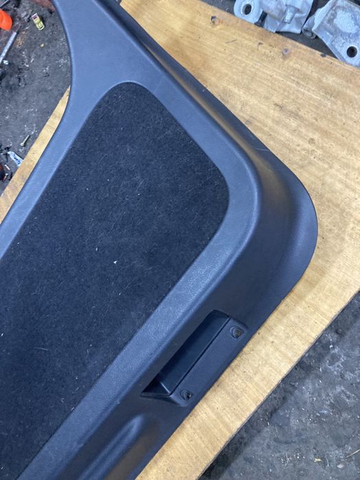 Range rover sport 2012година Вътрешна кора багажник