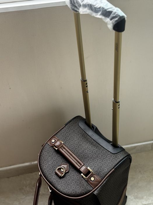 Ръчен куфар/сак с колелца Guess