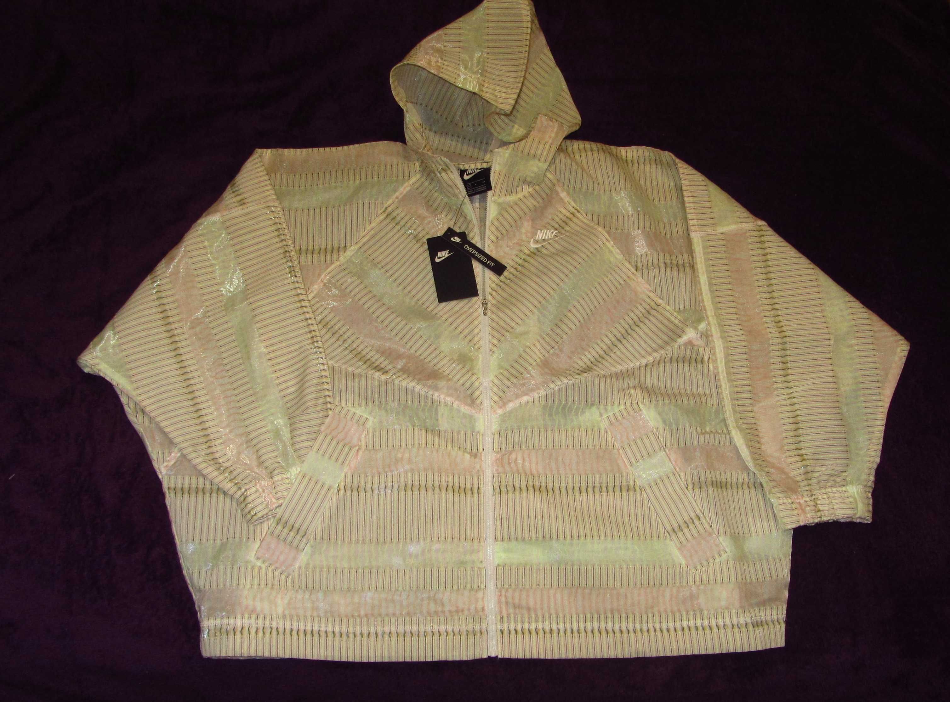 Nike ново яке за бягане, oversized, S-M