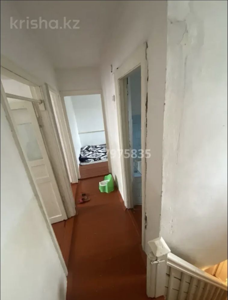 Дом продается в Сарыкемере в центре двухэтажный