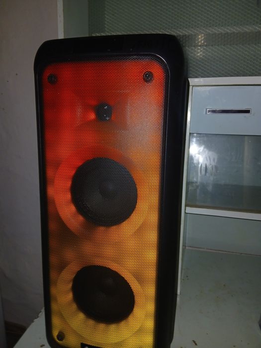 Boxa vortex vo2607 este perfect funcțional 30w rms 300pmpo lumini led