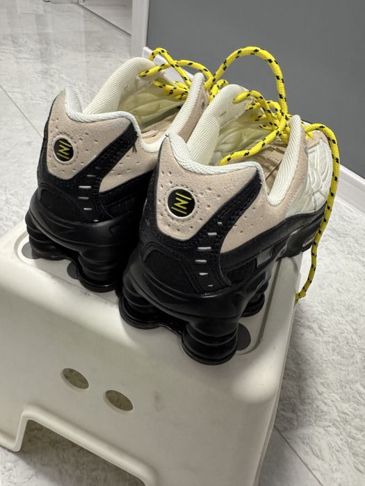 Маратонки Nike shock