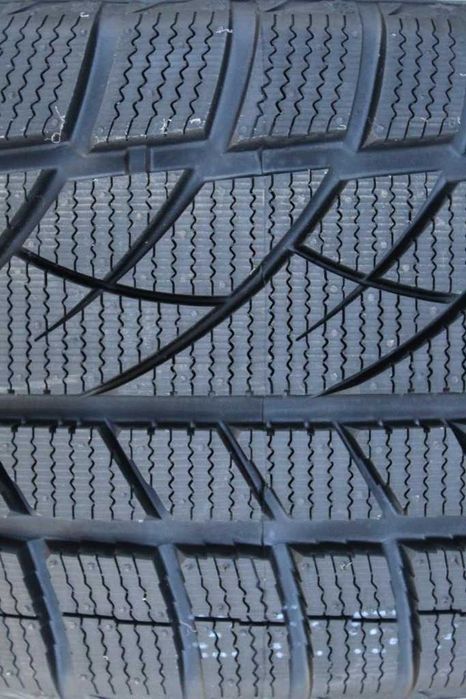 Anvelope iarna noi 225/45 R17 91V, RoadX, DOT 2025