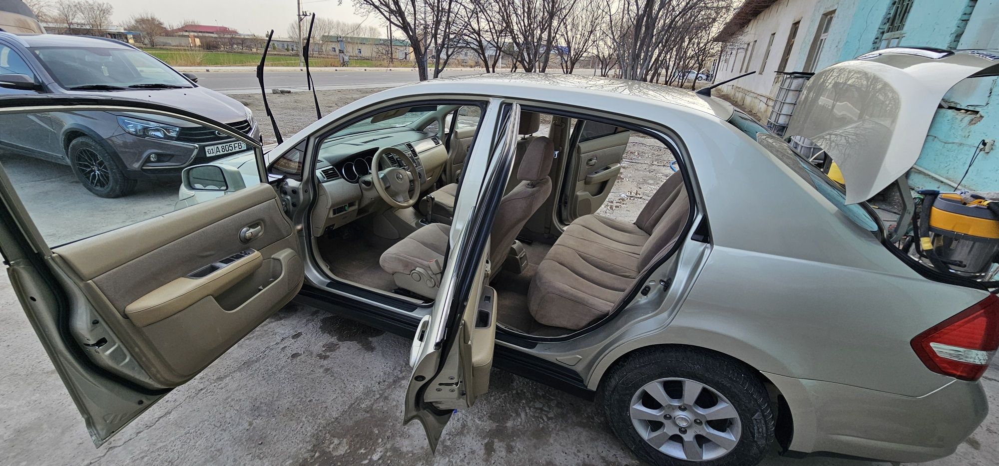 Nissan tiida 2008 sedan