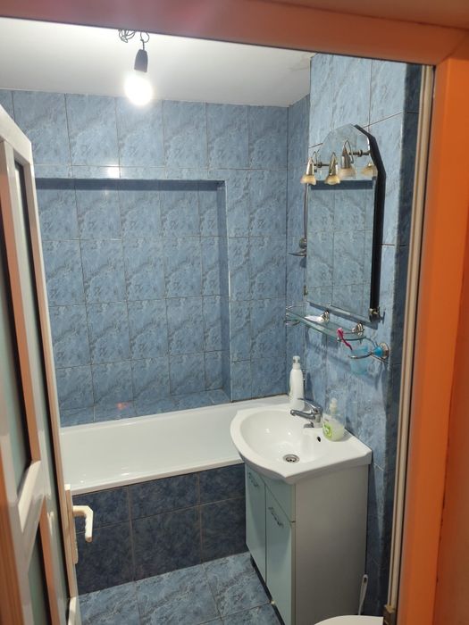De vânzare apartament 3 camere