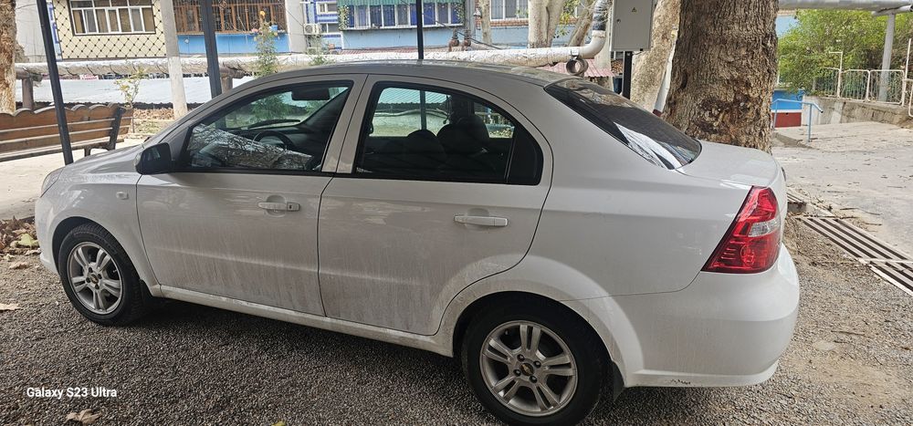 Некся 3 сотилади