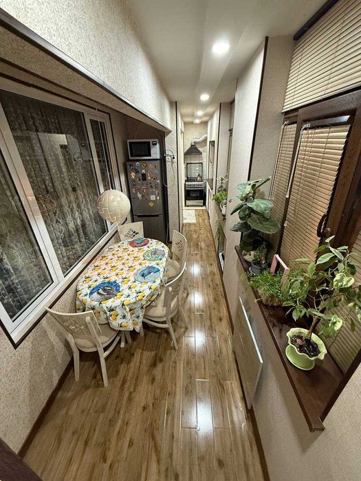 Продаю Квартира Юнусабад-7 4/4/4