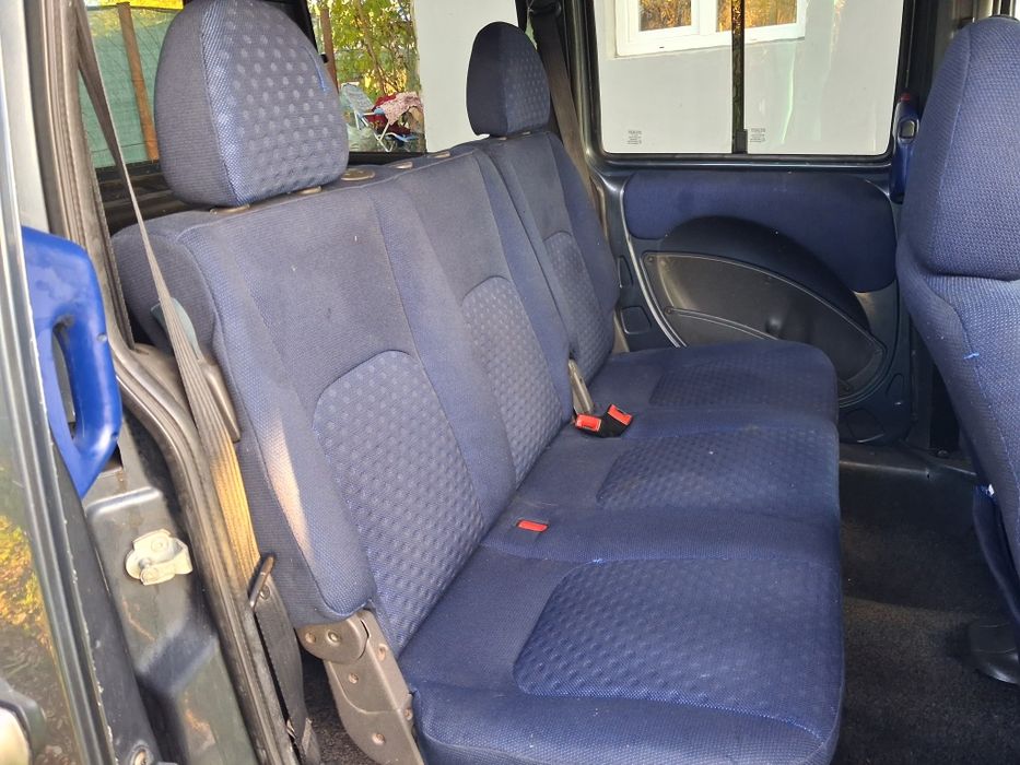 Vând fiat doblo 1.9