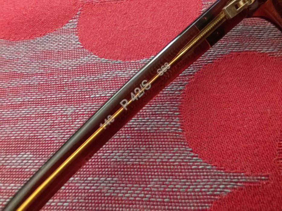 Оригинални чисто нови слънчеви очила на Laura Biagiotti