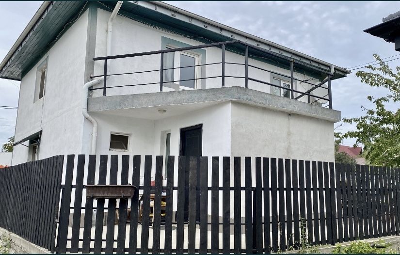Casa cu etaj de 120mp la 300m de Mall Miroslava