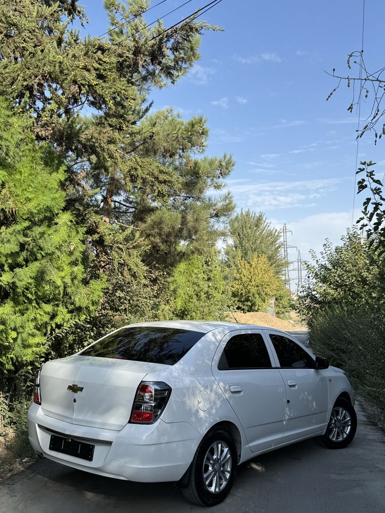 Продаю chevrolet cobalt миднайт