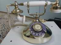 Антиквариат      Телефон    с    Часами.