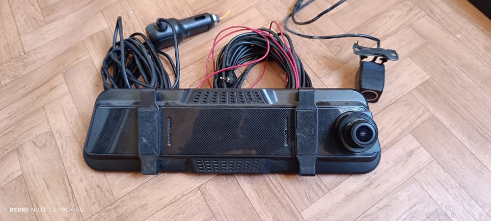 Видео регистратор Dominant   работает отлична.