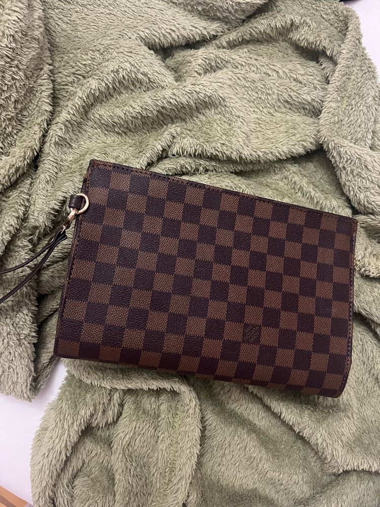 Клъч Louis Vuitton