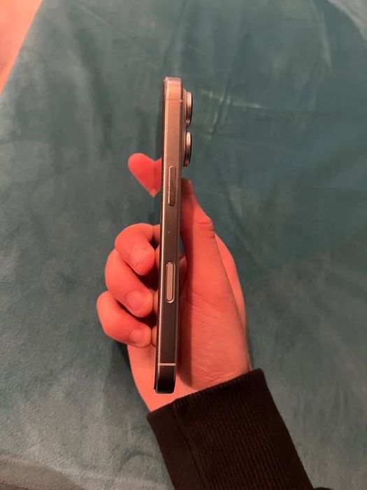 Vand iphone 16 pro 256 Gb alb