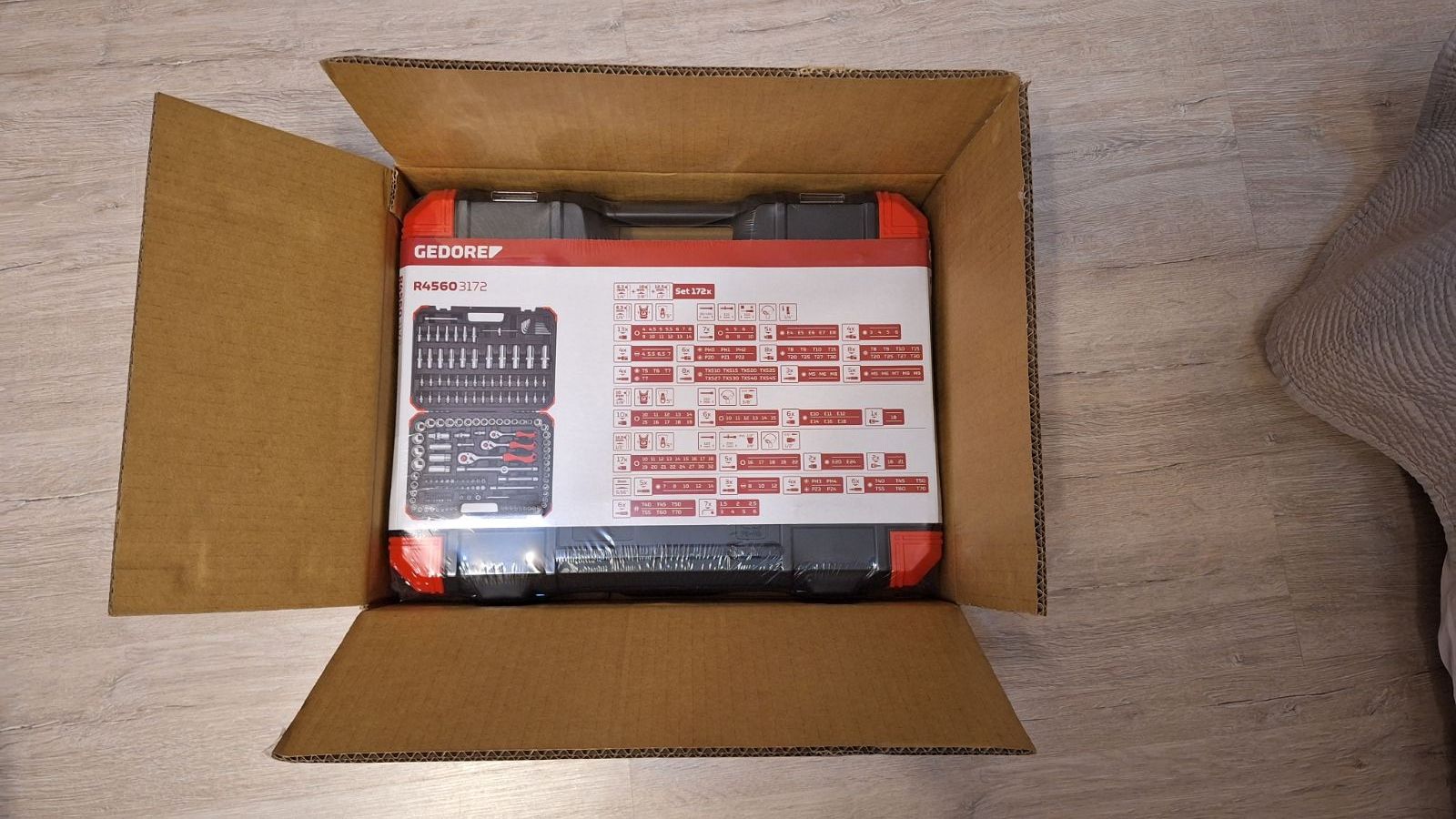 Продавам Gedore R46003094, 94 части и R45603172, 172 части