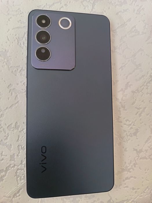 Vivo v 27 e хотира 256 талик коробка бор холати янгидай айби йук