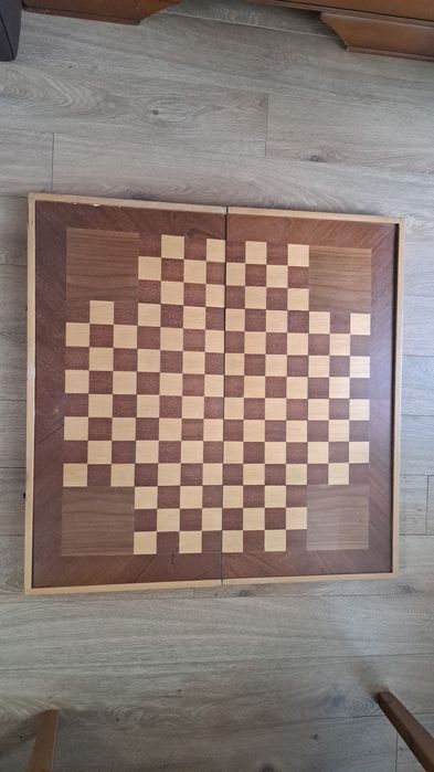 Joc  table complet 66/66 cm.