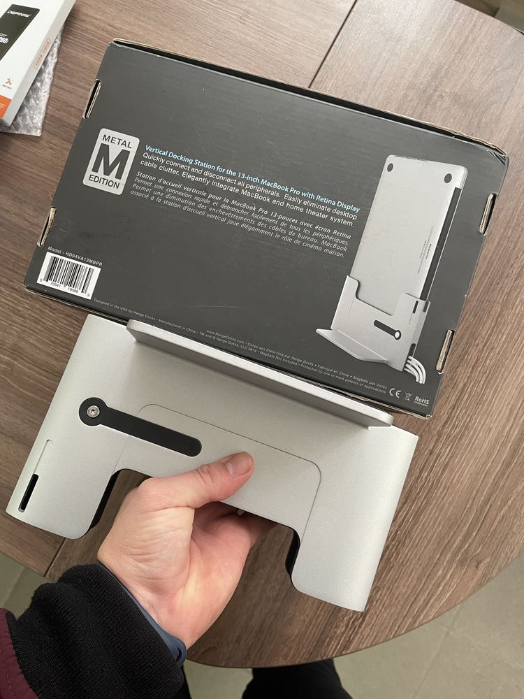 Henge dock 13" macbook pro / air - поставка - док станция.