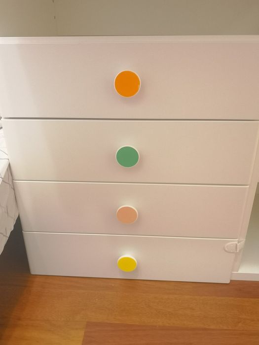 Masă înfășat pentru bebeluși, SMASTAD IKEA + accesorii.