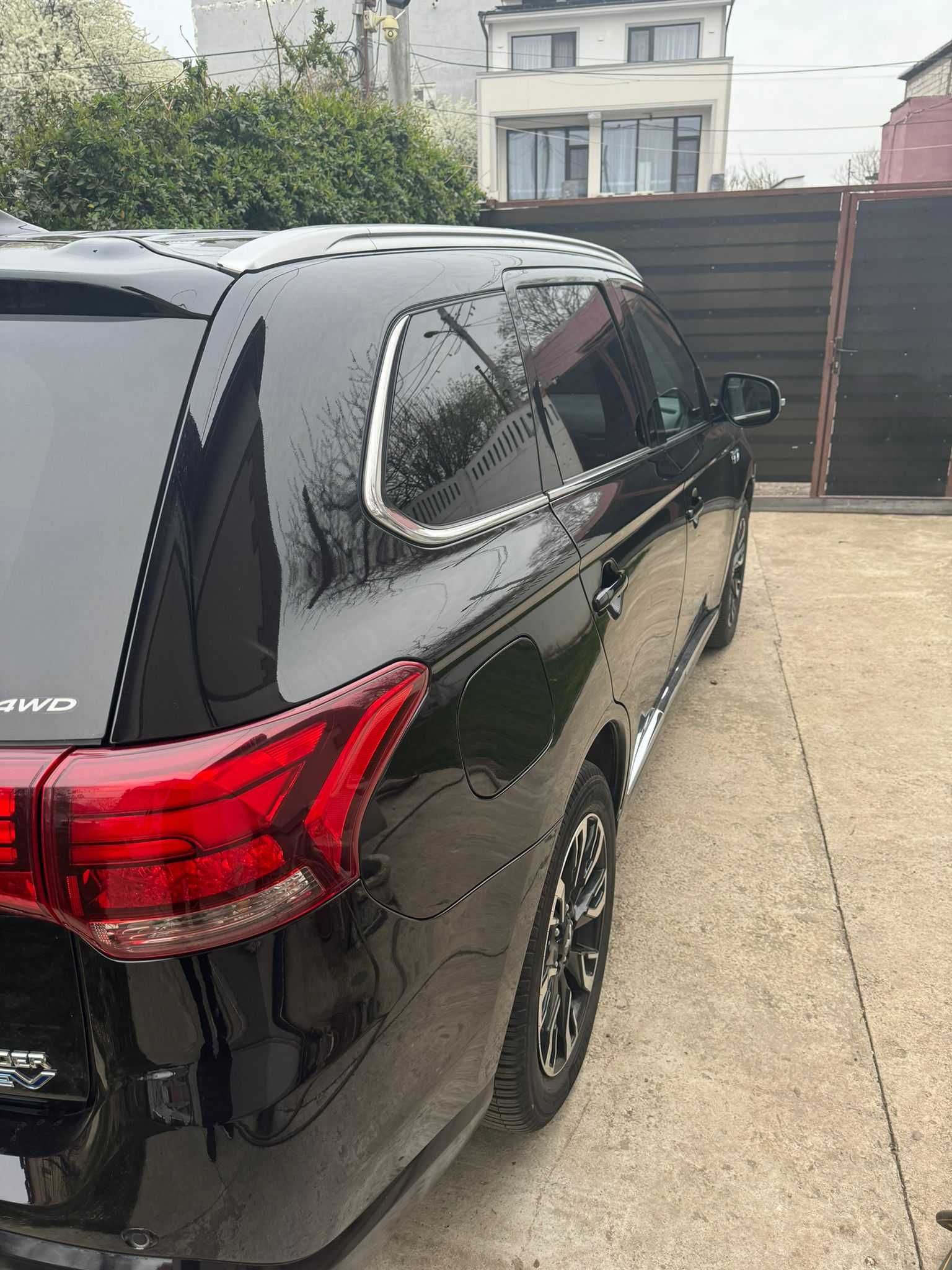 Mitsubishi Outlander 2.0 4WD Plug-In Hybrid