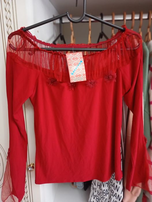 Отдам даром женские вещи