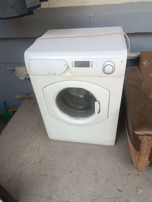 Продам стиральную машину Аристон