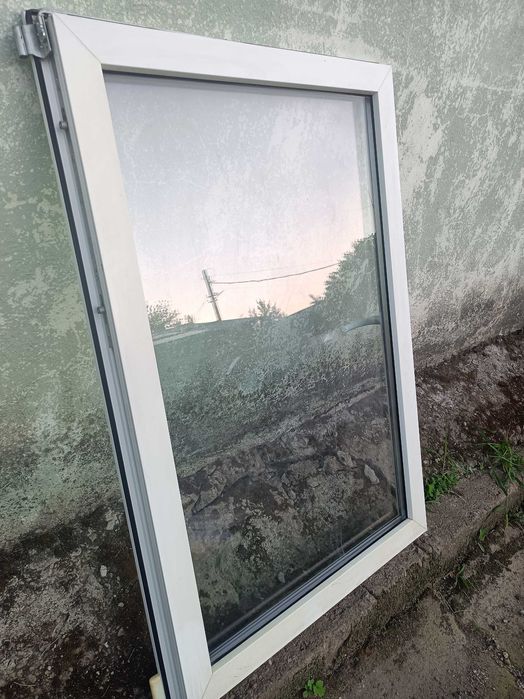 Geam termopan Rehau