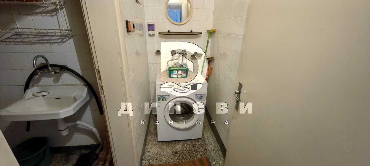 Продава се Четиристаен апартамент в Стара Загора, Център - 84 кв.м за 1310 €/кв.м - Снимка #14