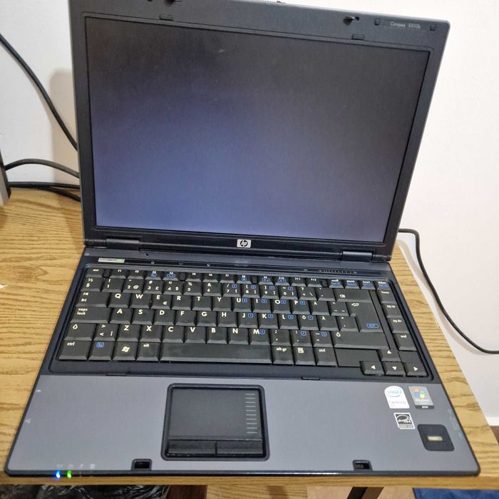 Лаптоп HP Compaq 6510b, клавиатура и мишка