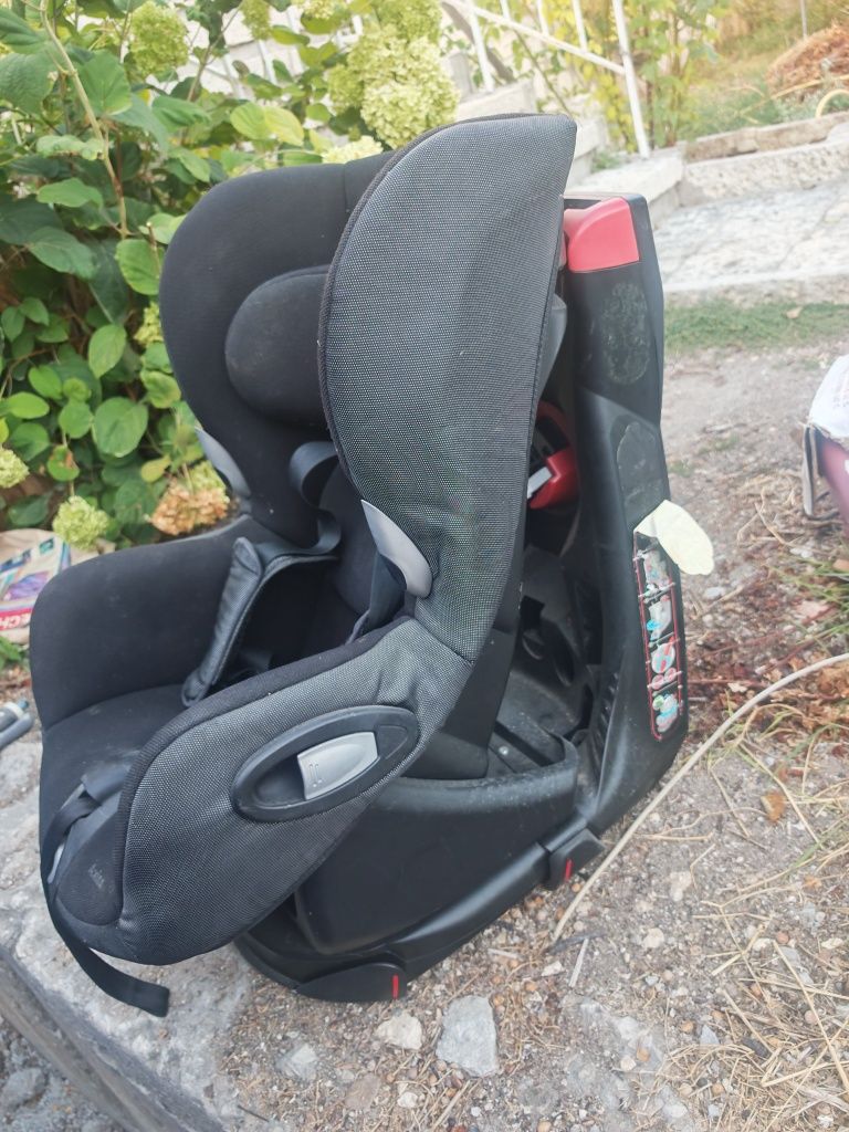 Maxi Cosi axiss столче за кола детско