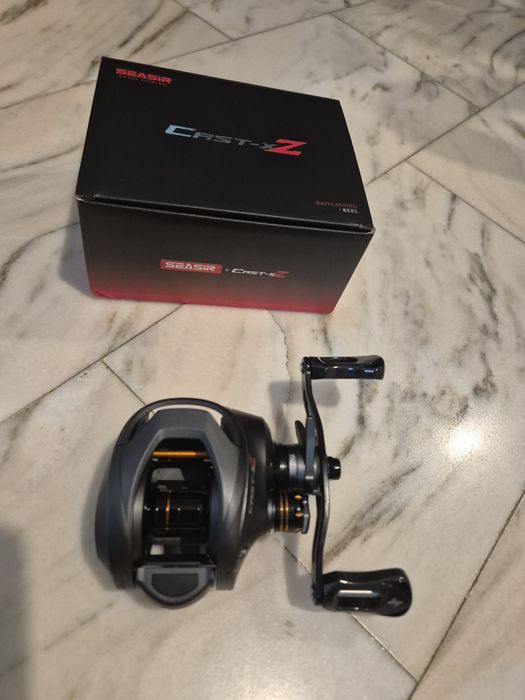 Vând Mulinetă Baitcasting - Dreapta