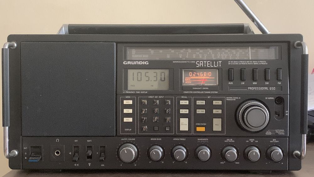 Radio Grundig Satellit Professional 650