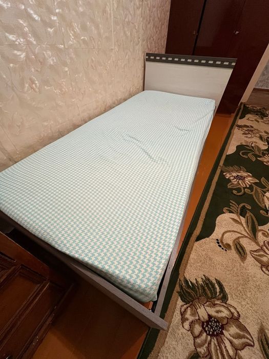 Продам кровать и 2 телевизора