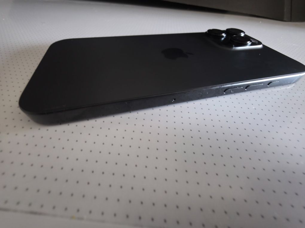 Iphone 16 pro max 256 98% yomkis tiniq holata